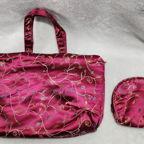 *New Low Price* Red Embroidered Cosmetic Bag Set - Picture 3 of 8